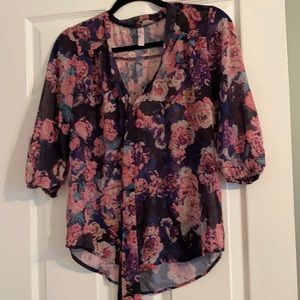 Xhilaration floral top